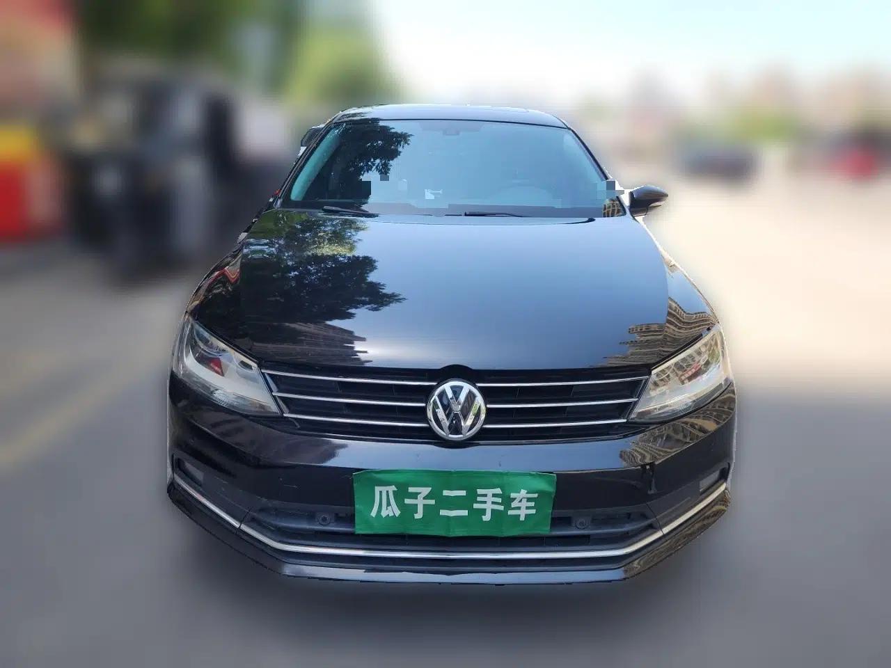 Volkswagen Sagitar 2015 230TSI Automatic Luxury Model — миниатюра 2