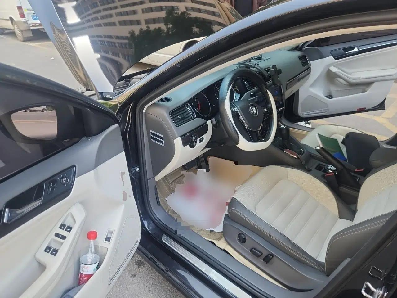 Volkswagen Sagitar 2015 230TSI Automatic Luxury Model — миниатюра 16