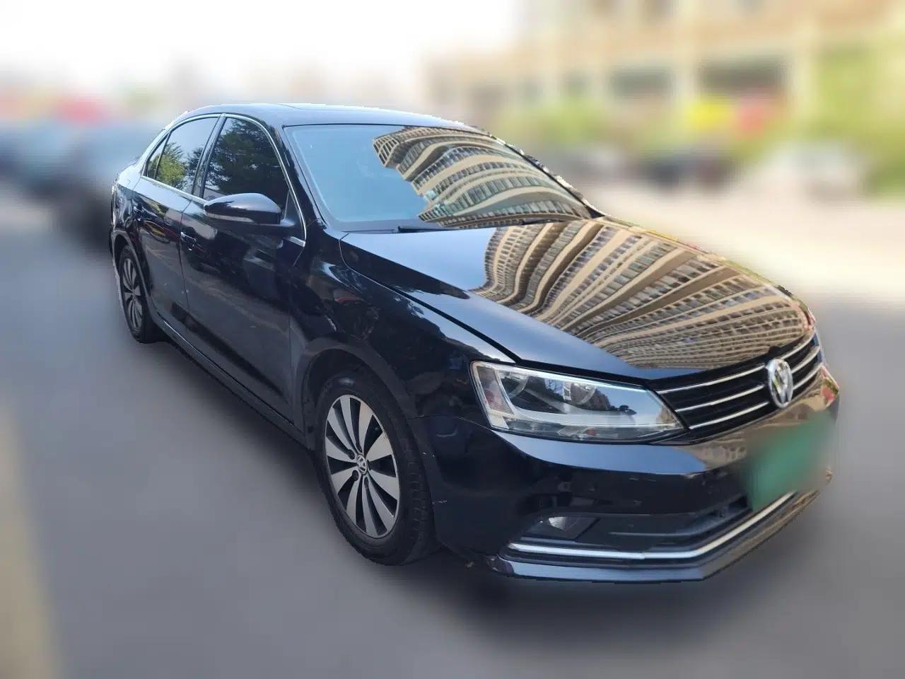 Volkswagen Sagitar 2015 230TSI Automatic Luxury Model — миниатюра 3