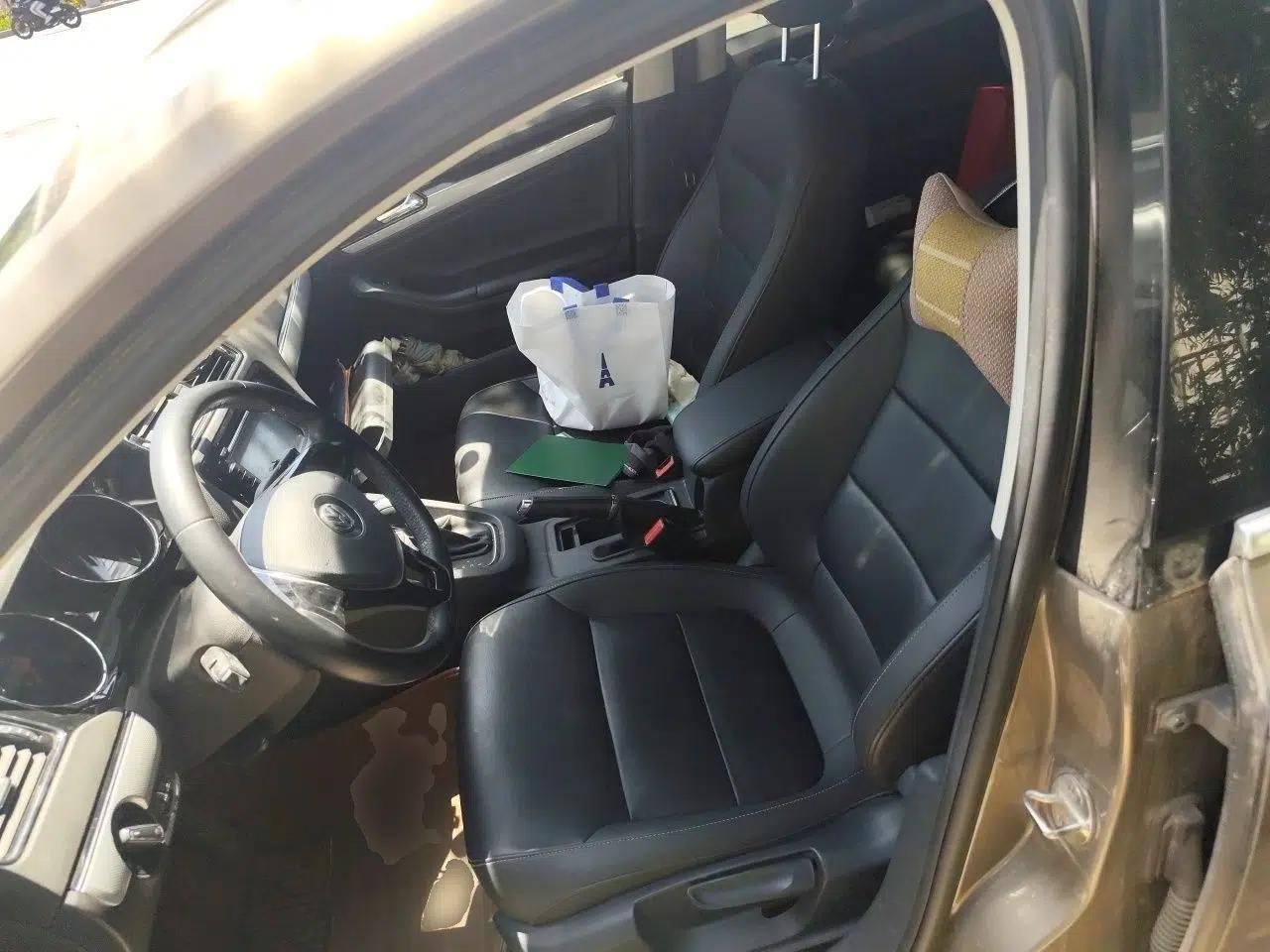 Volkswagen Sagitar 2015 1.6L Automatic Comfort Model — миниатюра 15
