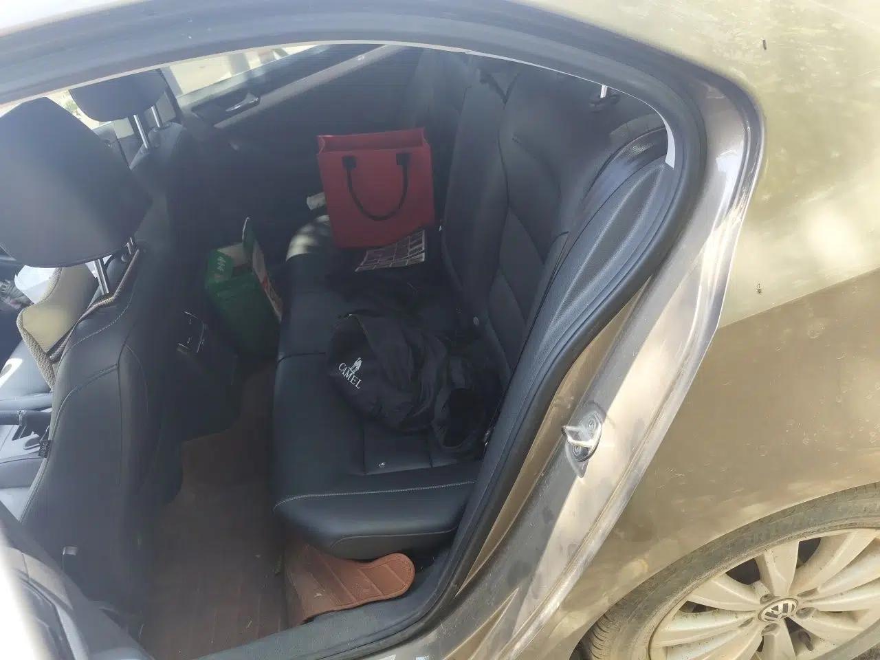 Volkswagen Sagitar 2015 1.6L Automatic Comfort Model — миниатюра 17