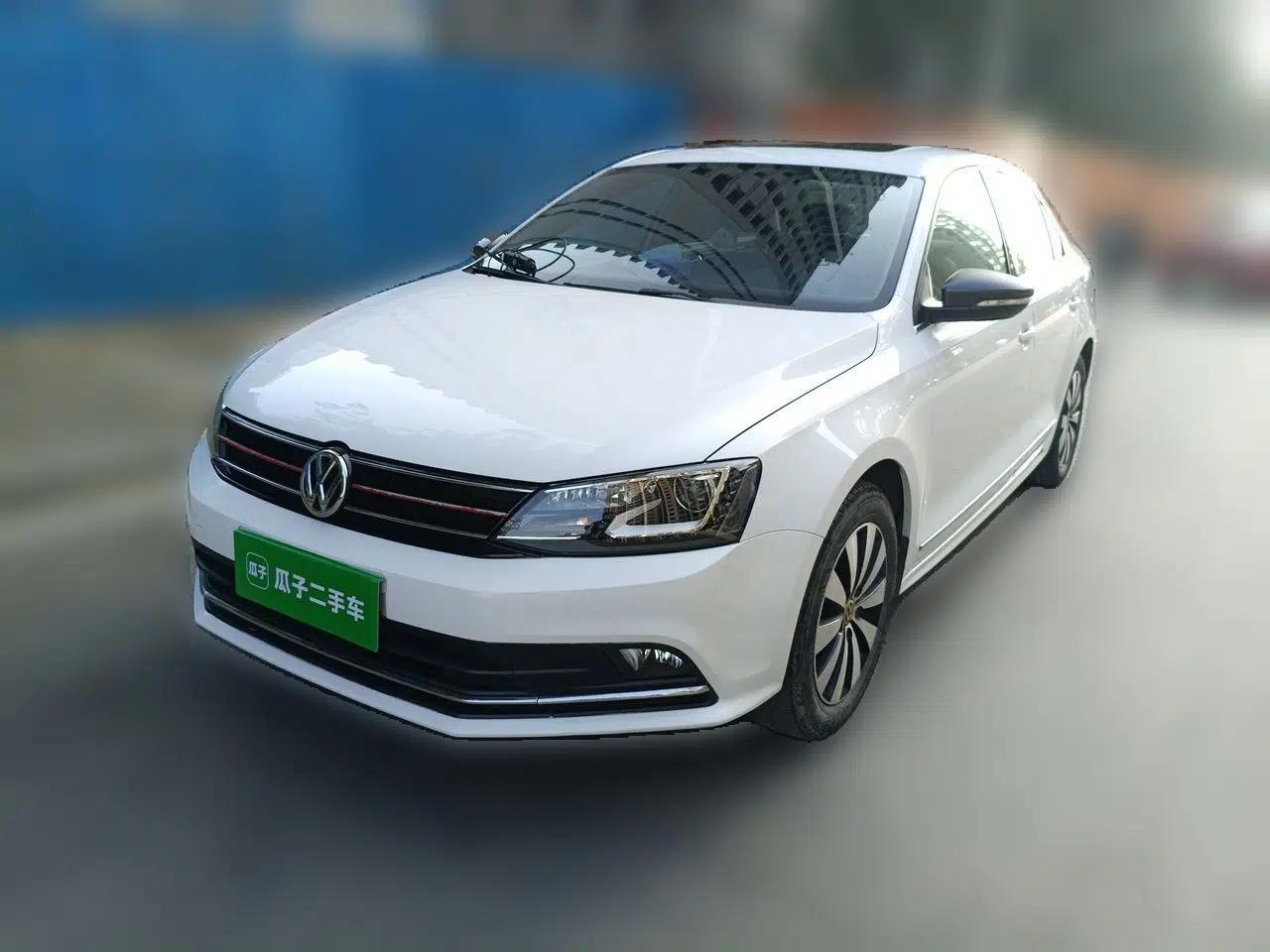 Volkswagen Sagitar 2018 1.6L Automatic Comfort Model — миниатюра 1