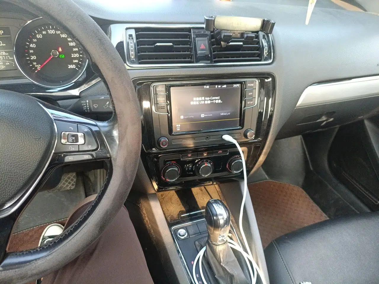 Volkswagen Sagitar 2018 1.6L Automatic Comfort Model — миниатюра 13