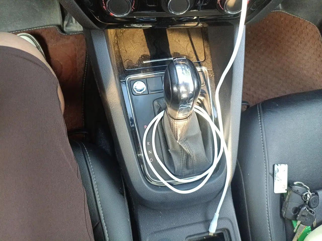 Volkswagen Sagitar 2018 1.6L Automatic Comfort Model — миниатюра 14