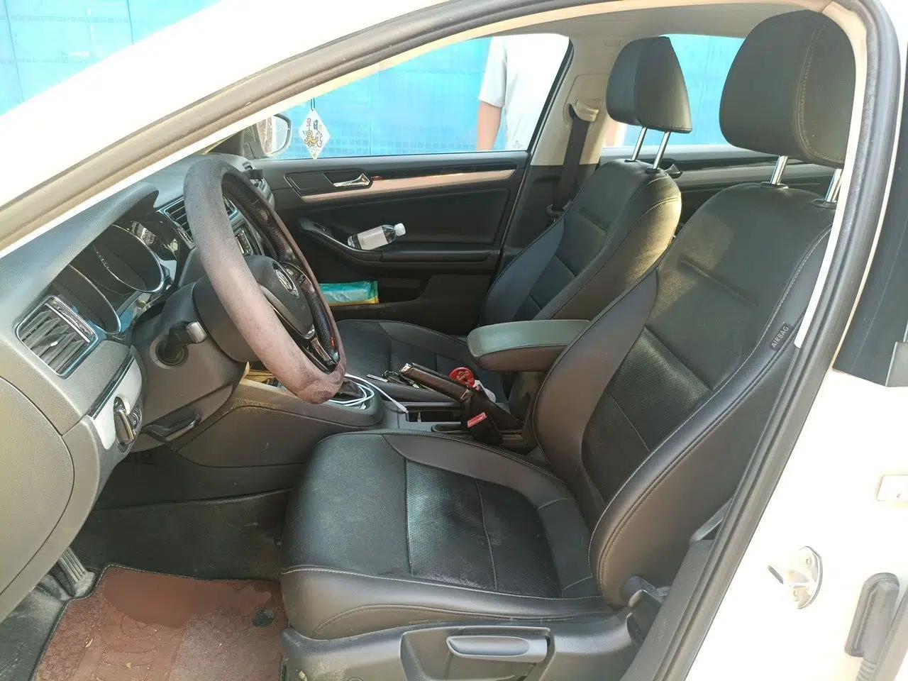 Volkswagen Sagitar 2018 1.6L Automatic Comfort Model — миниатюра 15