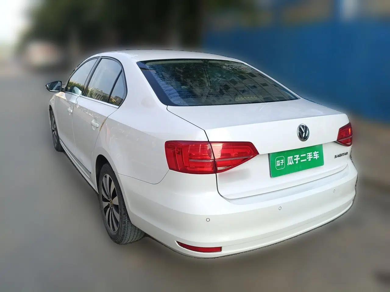 Volkswagen Sagitar 2018 1.6L Automatic Comfort Model — миниатюра 4