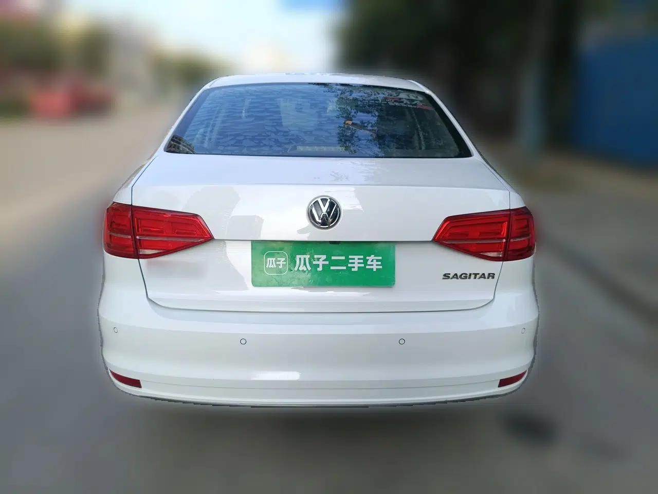 Volkswagen Sagitar 2018 1.6L Automatic Comfort Model — миниатюра 5