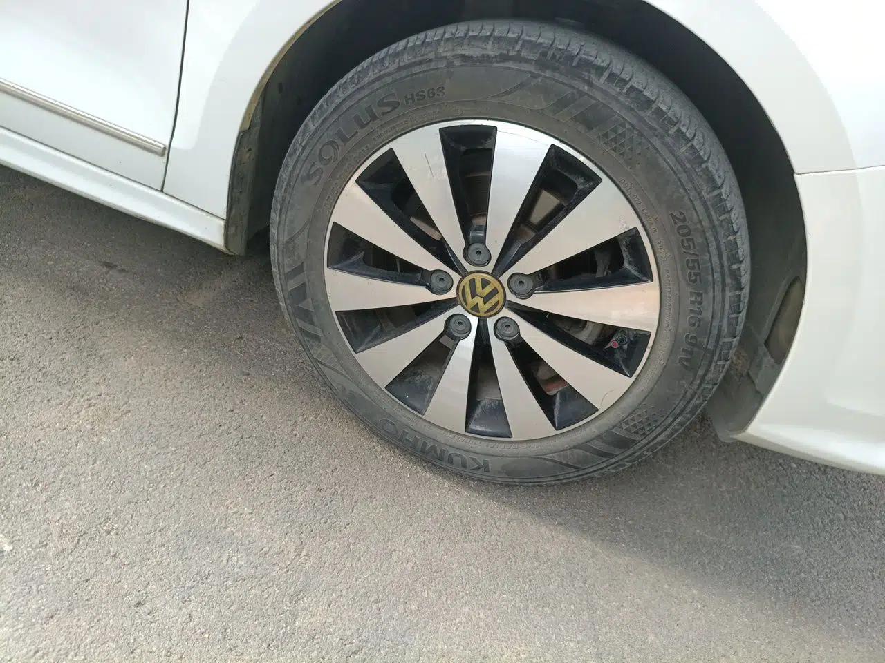 Volkswagen Sagitar 2018 1.6L Automatic Comfort Model — миниатюра 8