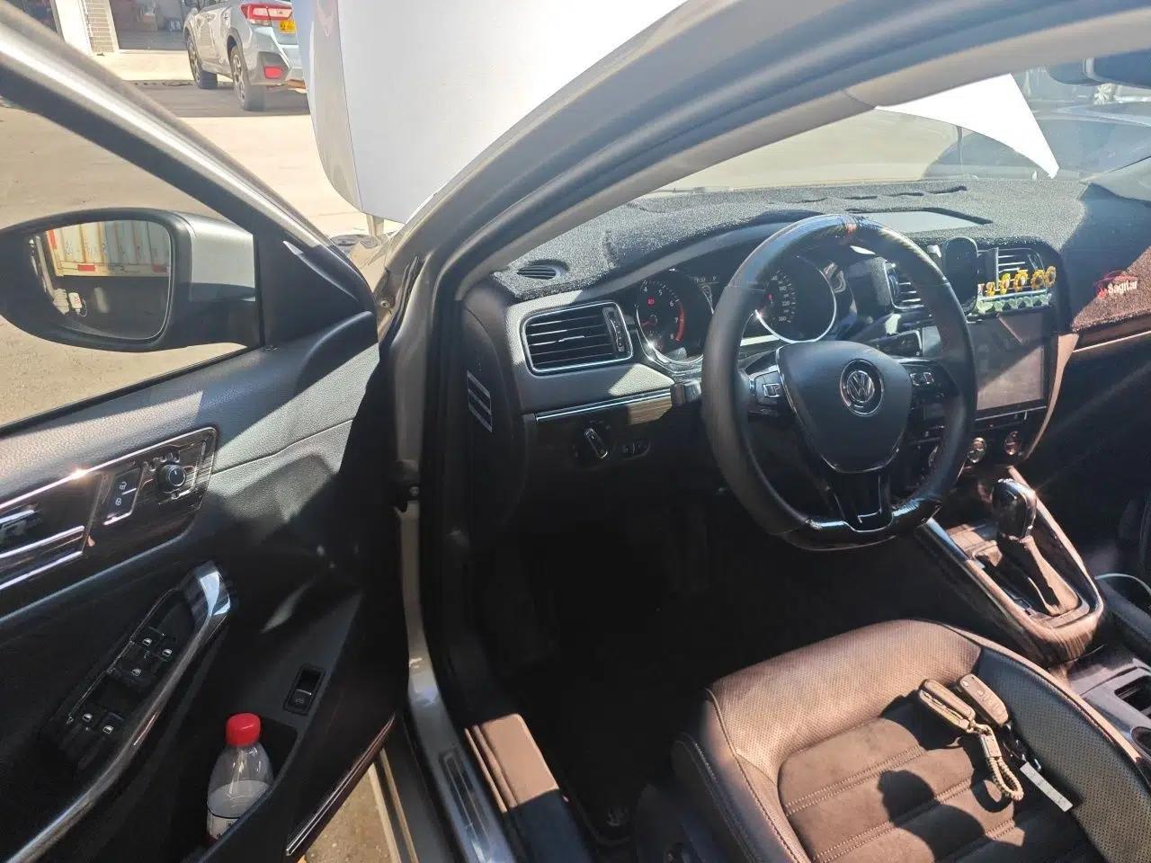 Volkswagen Sagitar 2017 230TSI Automatic Luxury Edition — миниатюра 16