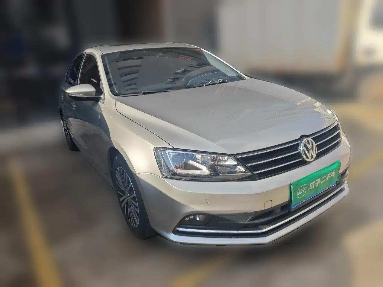 Volkswagen Sagitar 2017 230TSI Automatic Luxury Edition — миниатюра 3