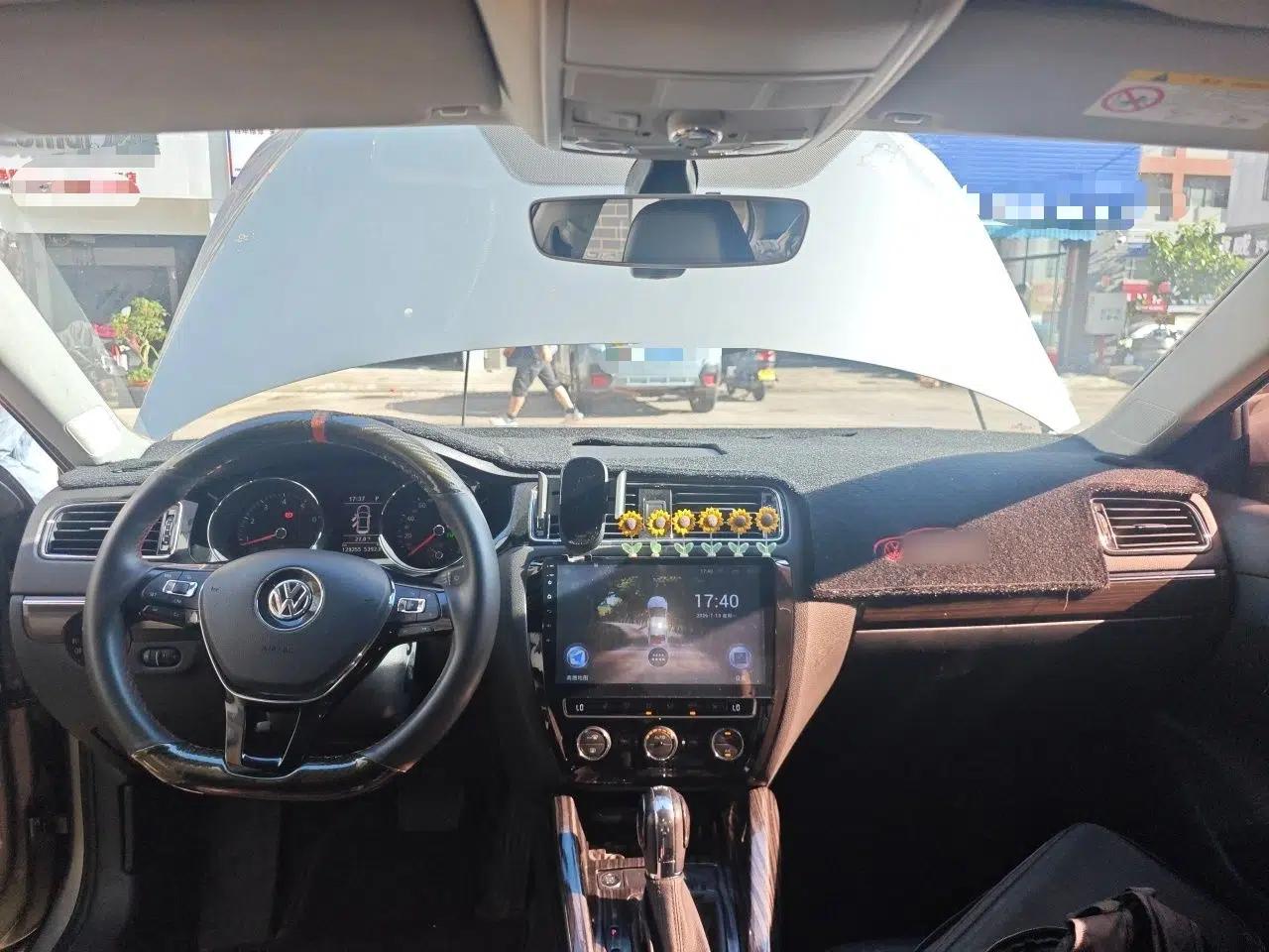 Volkswagen Sagitar 2017 230TSI Automatic Luxury Edition — миниатюра 9