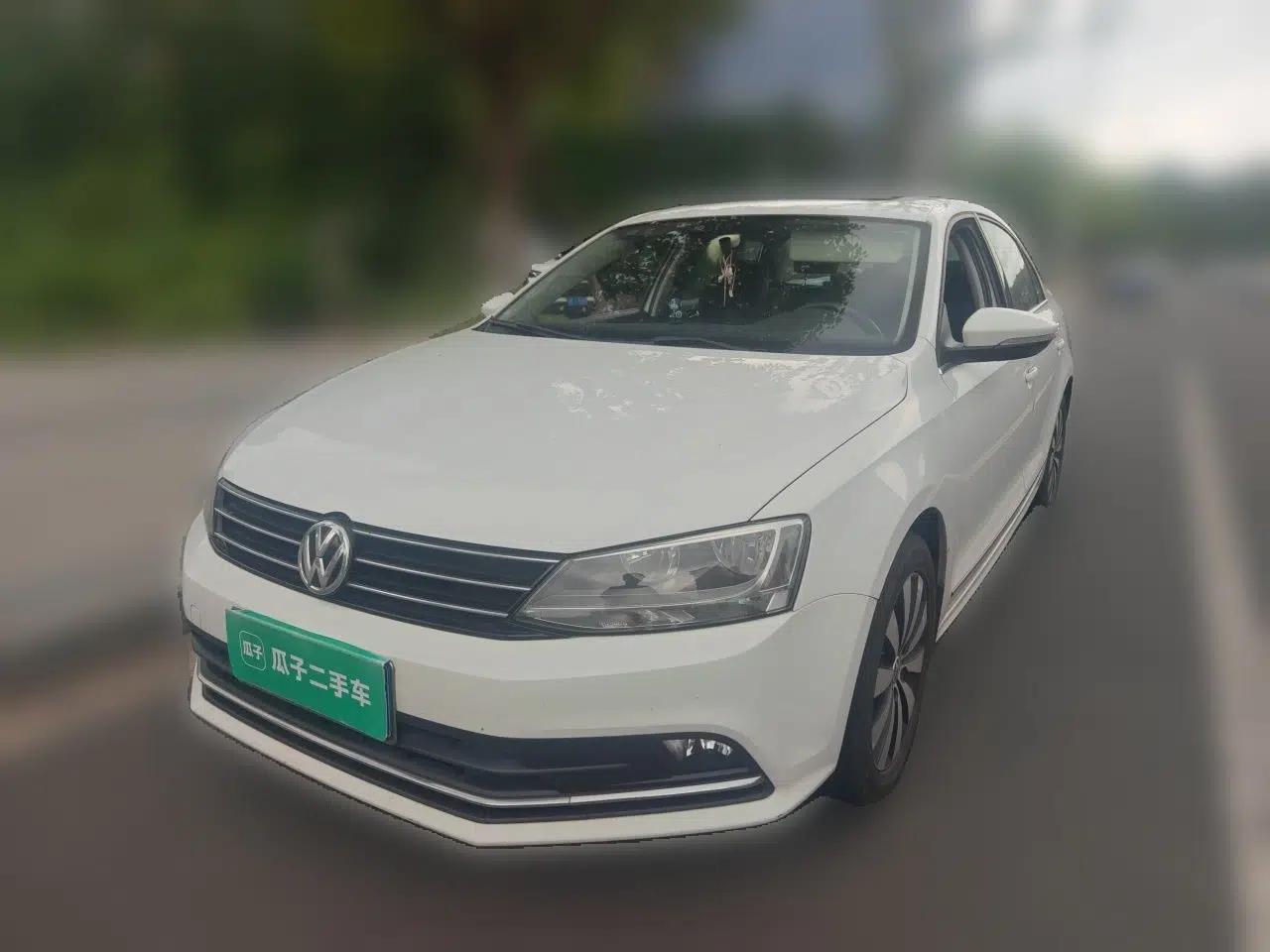 Volkswagen Sagitar 2017 1.6L Automatic Comfort Model — миниатюра 1