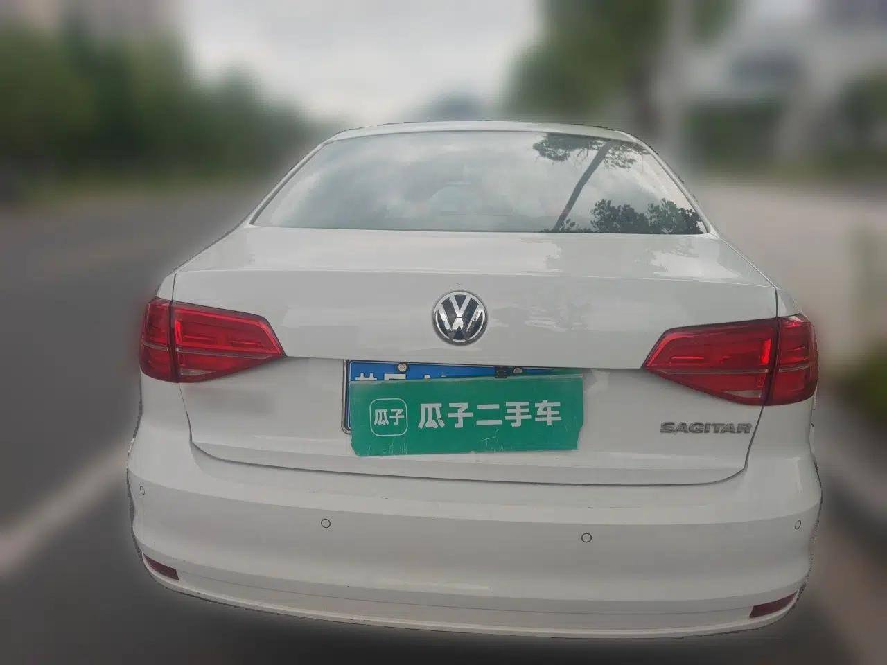 Volkswagen Sagitar 2017 1.6L Automatic Comfort Model — миниатюра 5