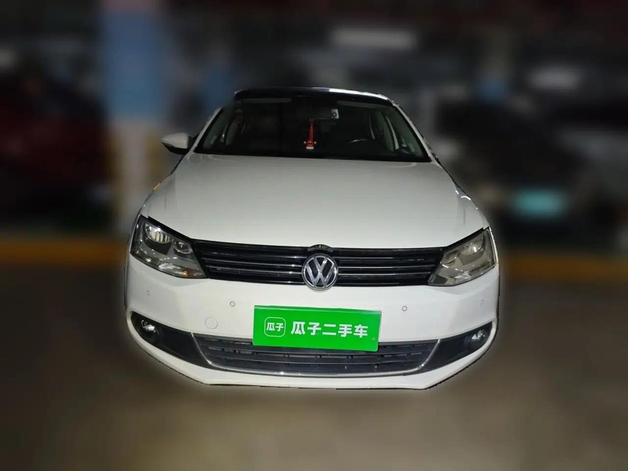 Volkswagen Sagitar 2014 Revised Version 1.4TSI Automatic Luxury Edition — миниатюра 2