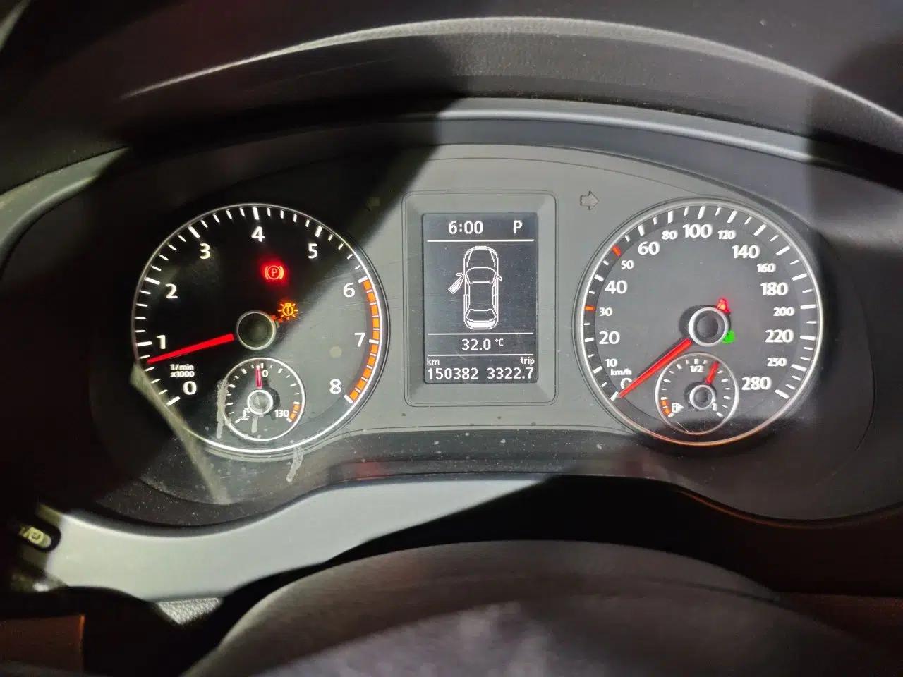 Volkswagen Sagitar 2014 Revised Version 1.4TSI Automatic Luxury Edition — миниатюра 12