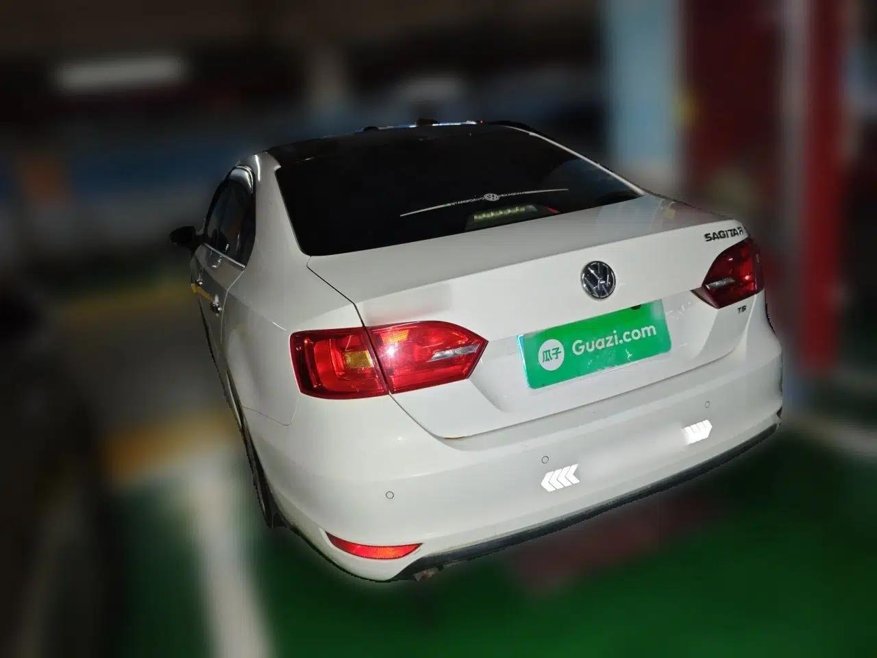 Volkswagen Sagitar 2014 Revised Version 1.4TSI Automatic Luxury Edition — миниатюра 4