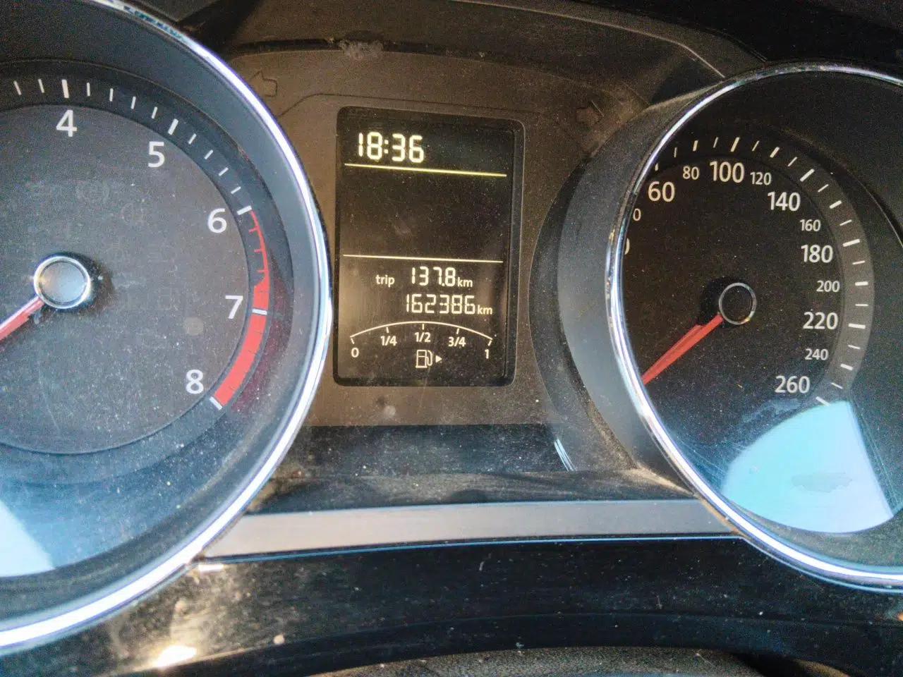 Volkswagen Sagitar 2018 1.6L Automatic Comfort Model — миниатюра 12