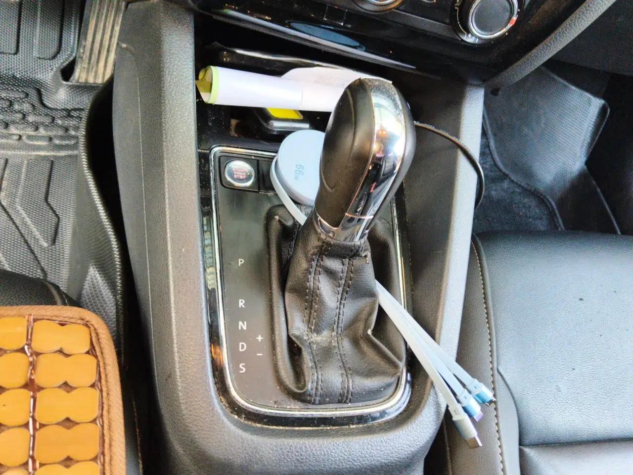Volkswagen Sagitar 2018 1.6L Automatic Comfort Model — миниатюра 14