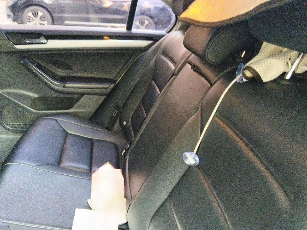 Volkswagen Sagitar 2018 1.6L Automatic Comfort Model — миниатюра 17