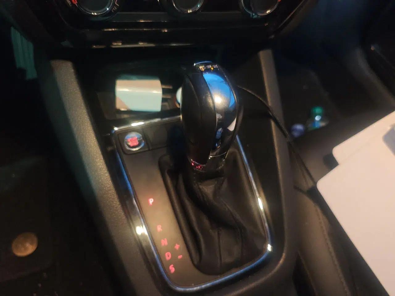 Volkswagen Sagitar 2018 280TSI DSG Ignite Edition — миниатюра 14