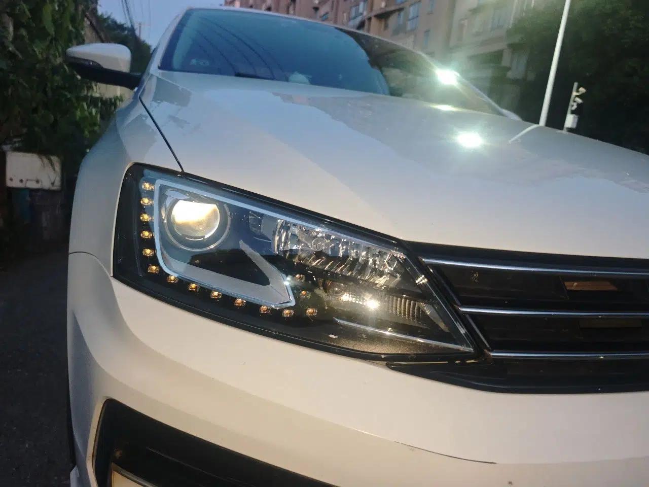 Volkswagen Sagitar 2018 280TSI DSG Ignite Edition — миниатюра 7