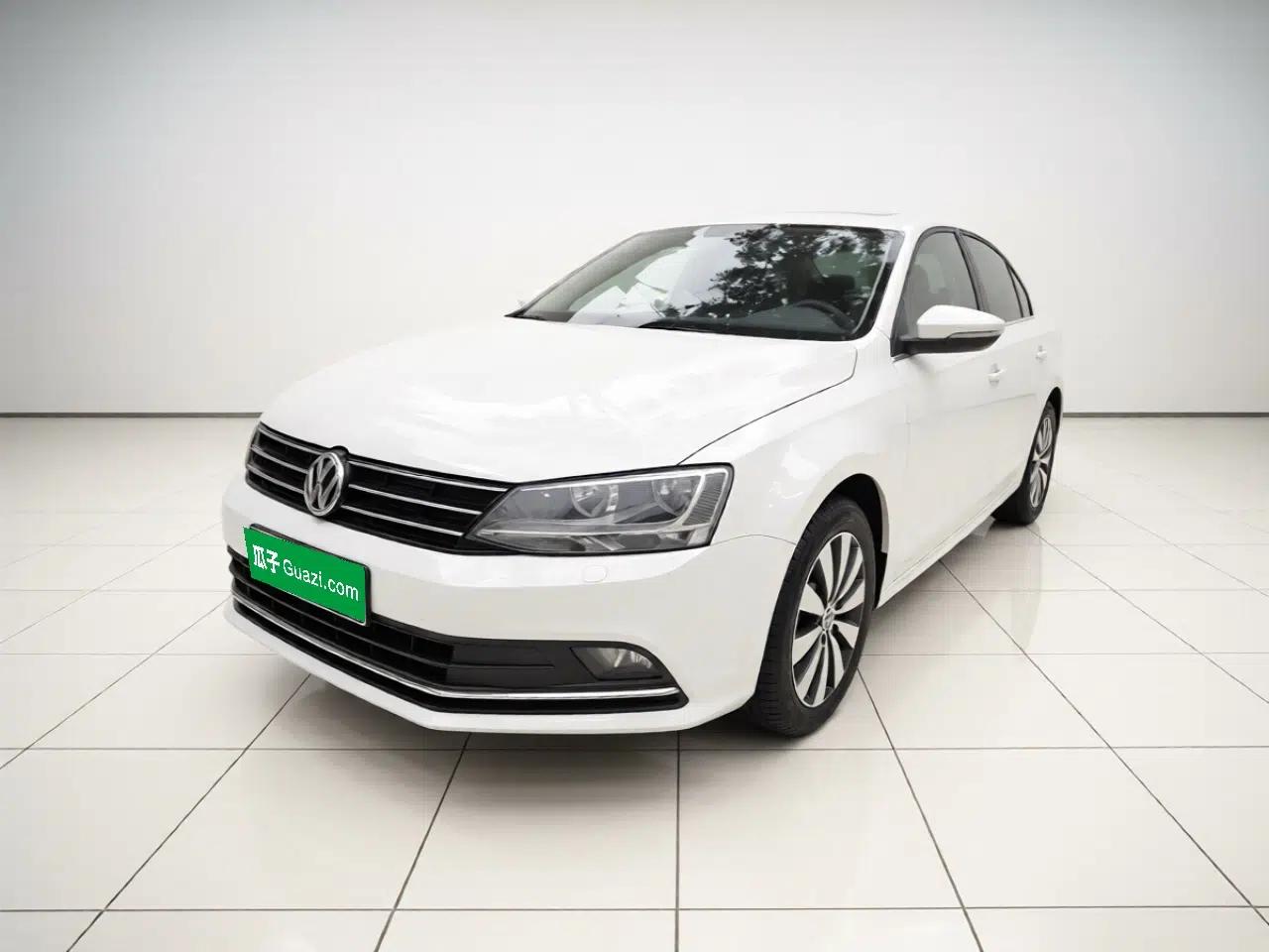 Volkswagen Sagitar 2018 1.6L Automatic Comfort Model — миниатюра 1