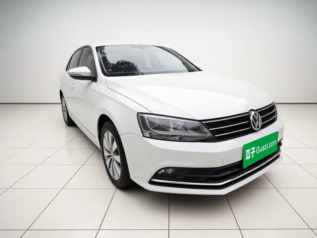 Volkswagen Sagitar 2018 1.6L Automatic Comfort Model — миниатюра 3