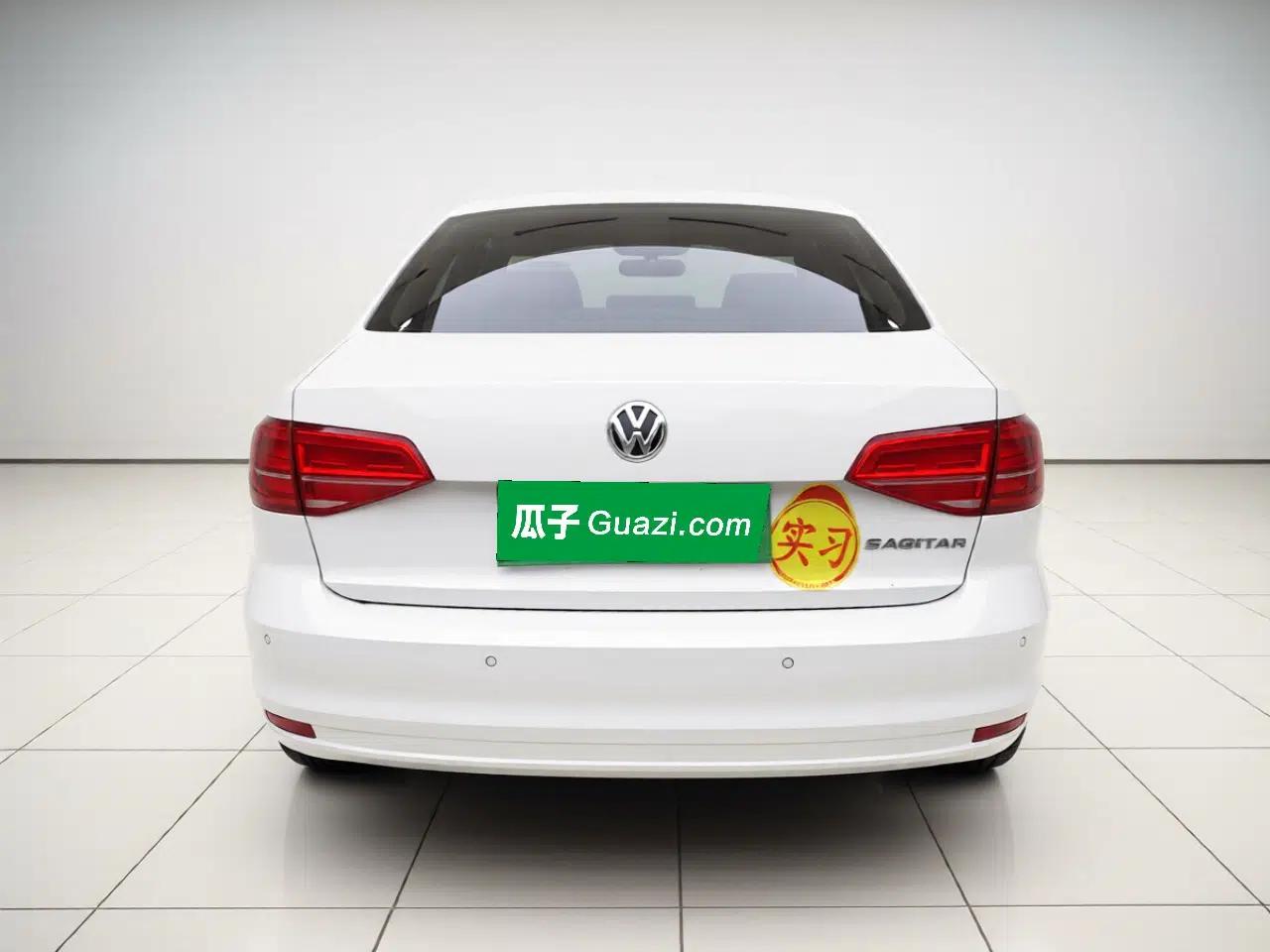 Volkswagen Sagitar 2018 1.6L Automatic Comfort Model — миниатюра 5
