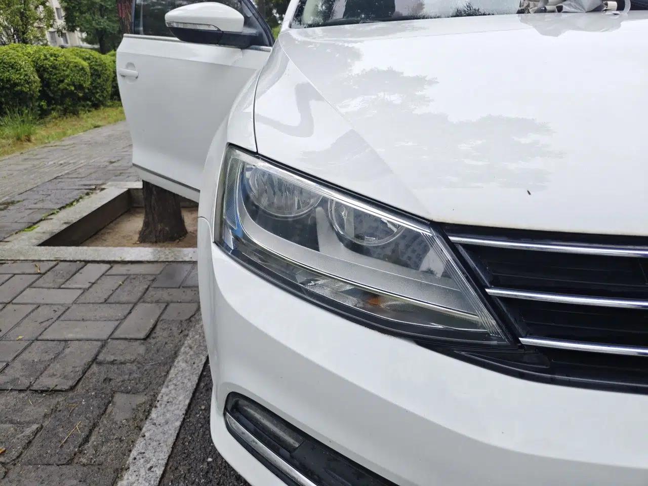Volkswagen Sagitar 2018 1.6L Automatic Comfort Model — миниатюра 7