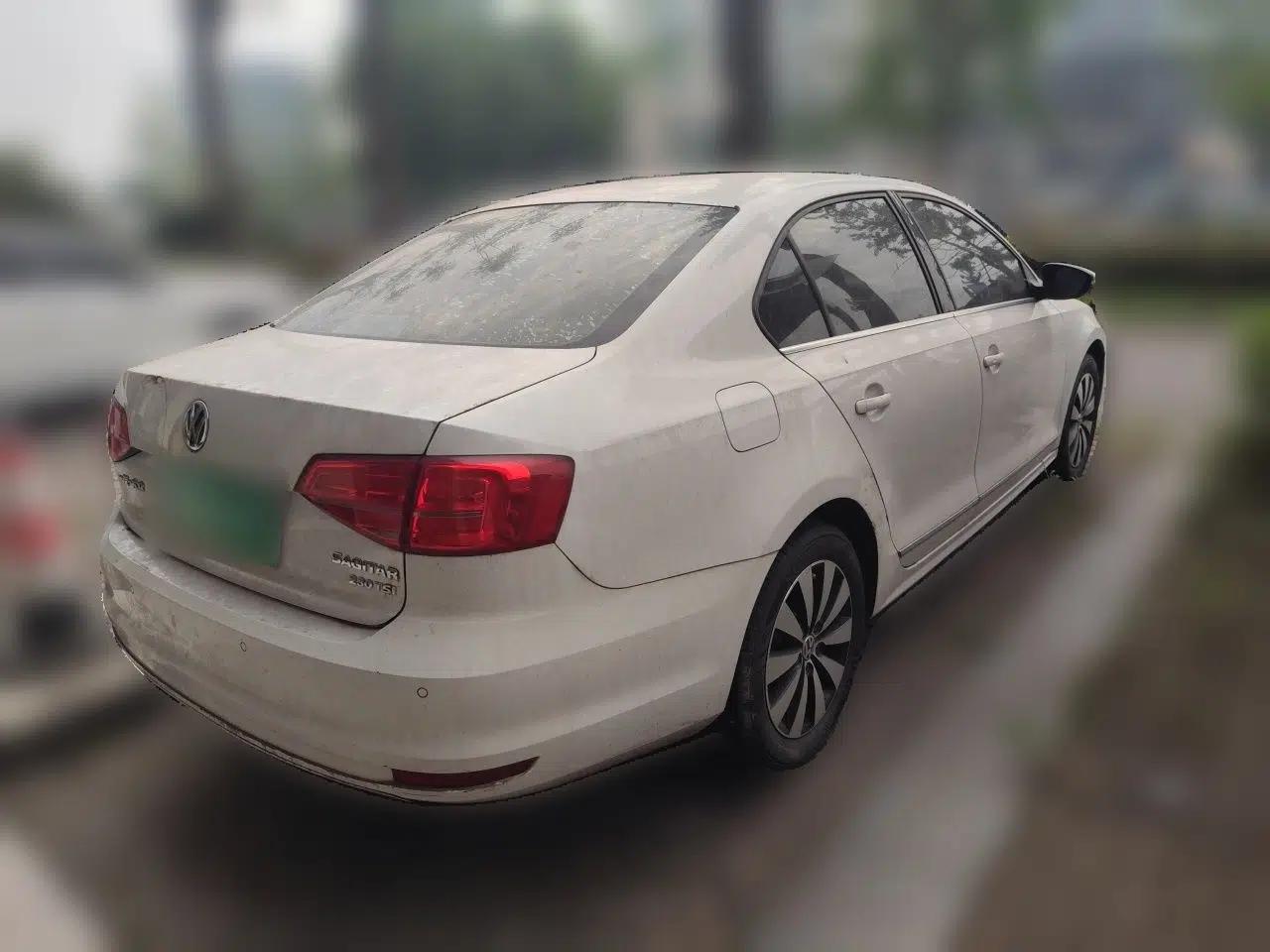 Volkswagen Sagitar 2017 230TSI Automatic Comfort Version — миниатюра 6