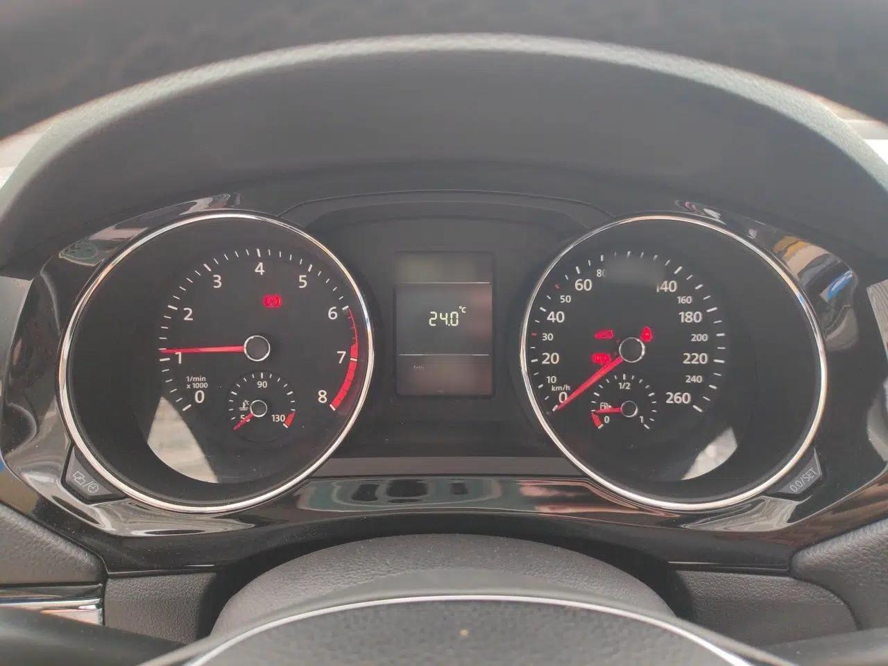 Volkswagen Sagitar 2017 230TSI Automatic Comfort Version — миниатюра 10
