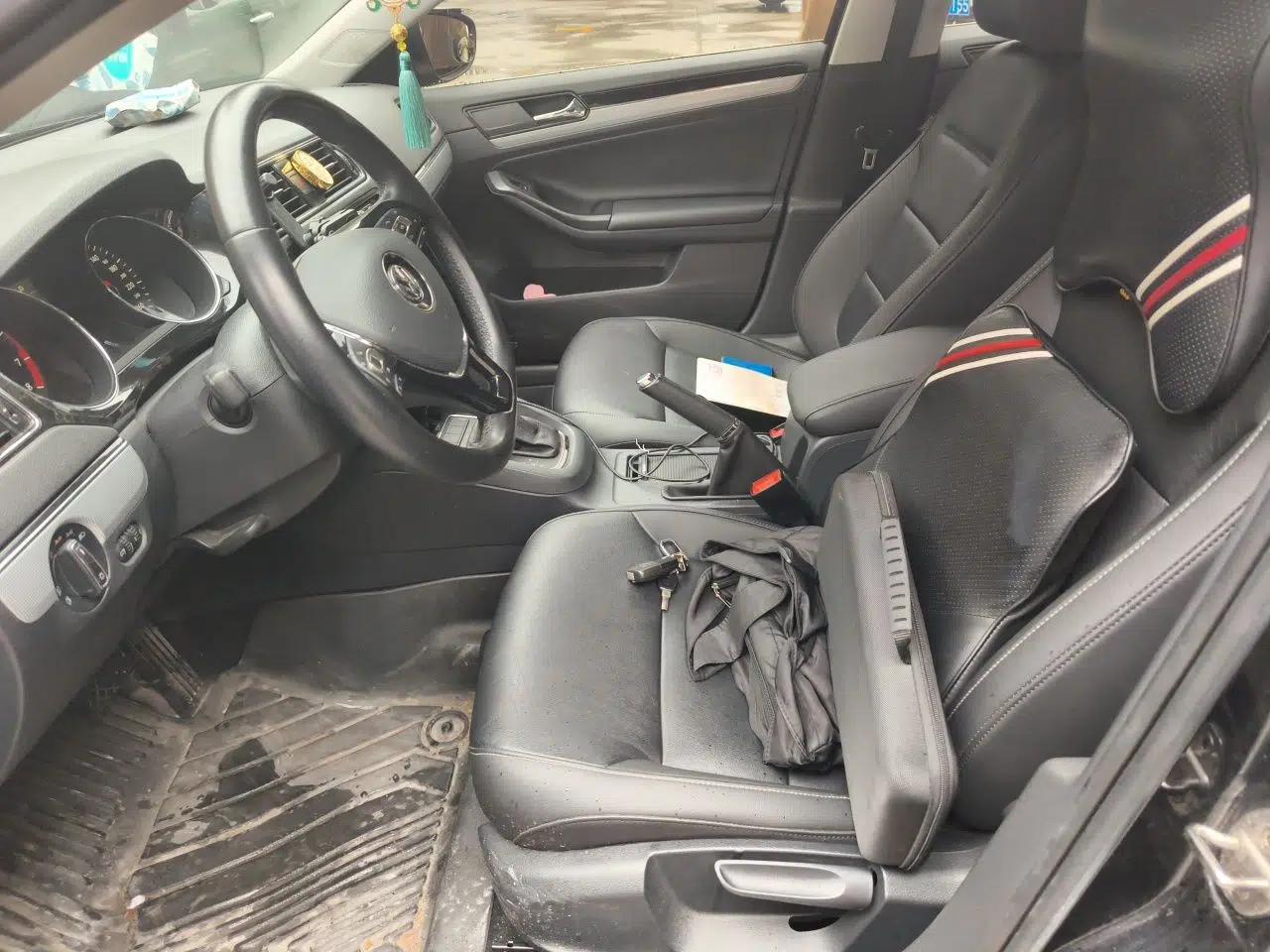 Volkswagen Sagitar 2018 1.6L Automatic Comfort Model — миниатюра 15