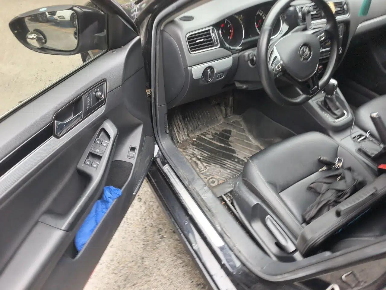 Volkswagen Sagitar 2018 1.6L Automatic Comfort Model — миниатюра 16