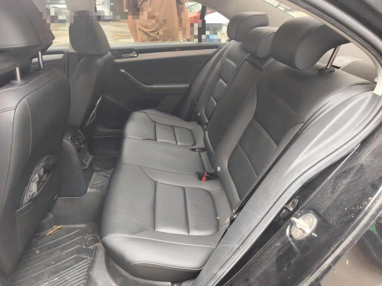 Volkswagen Sagitar 2018 1.6L Automatic Comfort Model — миниатюра 17