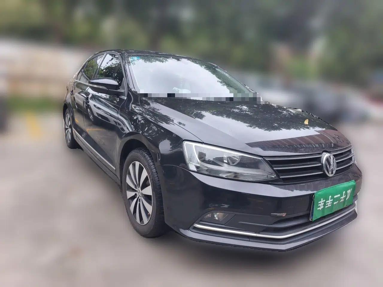 Volkswagen Sagitar 2018 1.6L Automatic Comfort Model — миниатюра 3
