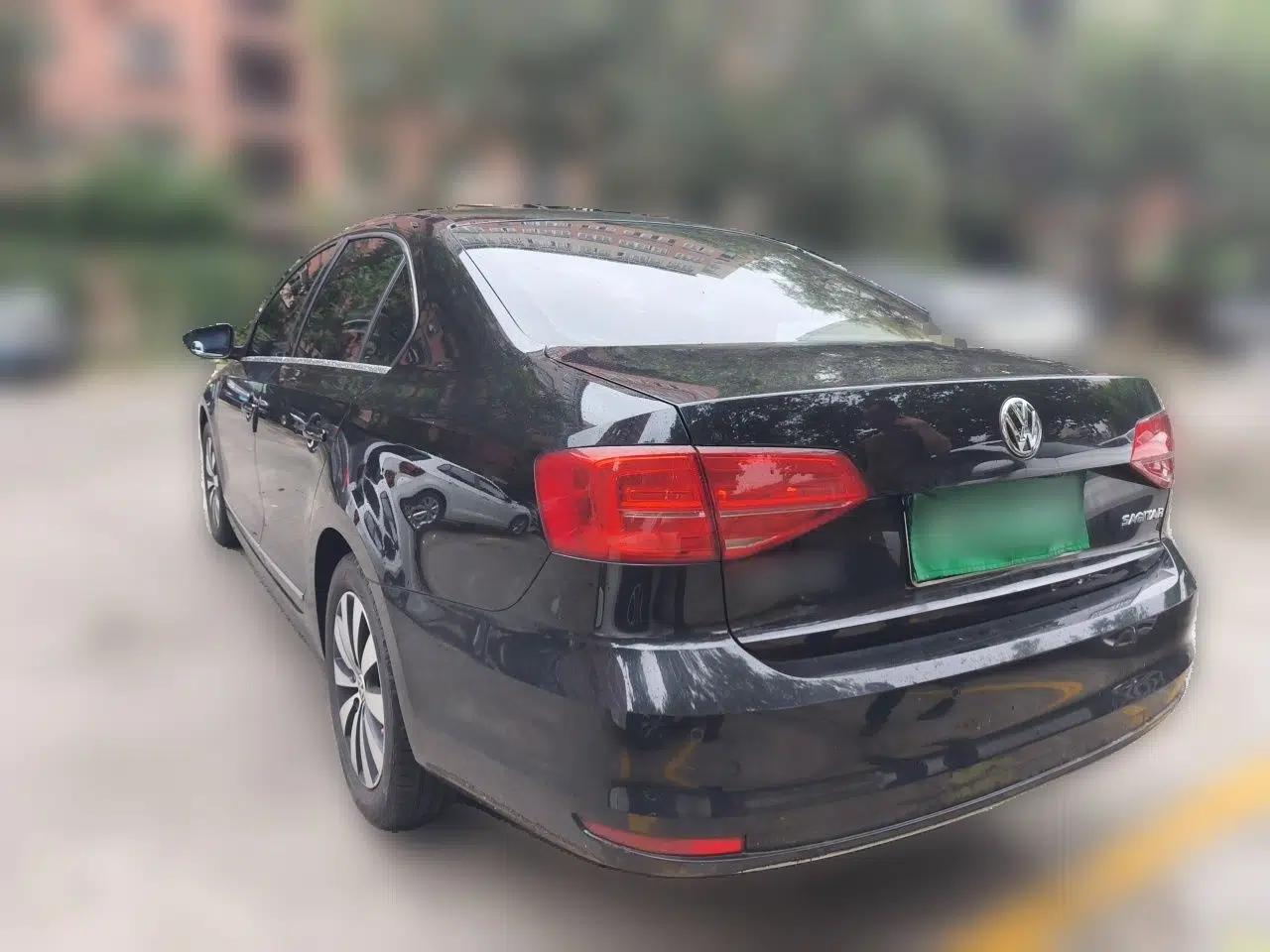 Volkswagen Sagitar 2018 1.6L Automatic Comfort Model — миниатюра 4