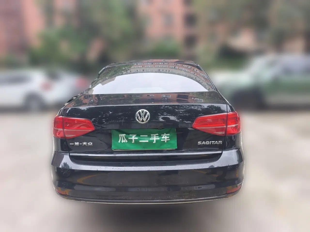 Volkswagen Sagitar 2018 1.6L Automatic Comfort Model — миниатюра 5
