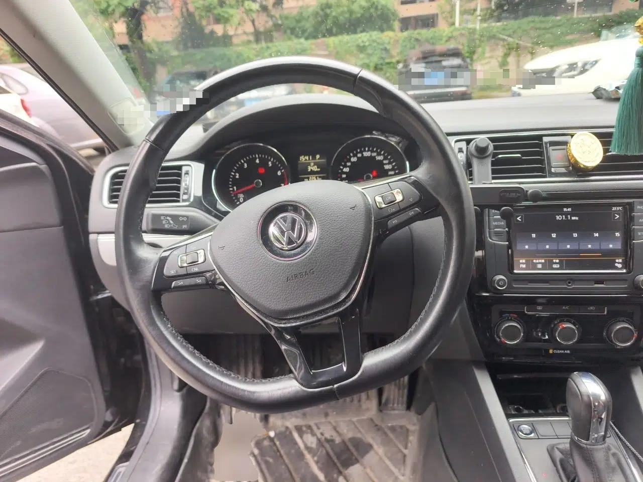 Volkswagen Sagitar 2018 1.6L Automatic Comfort Model — миниатюра 10