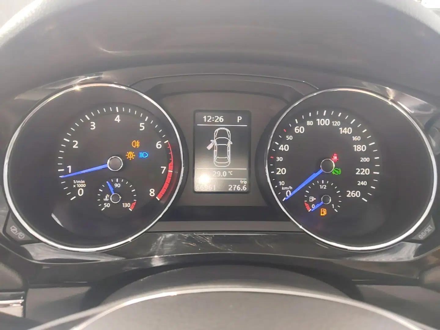 Volkswagen Sagitar 2018 1.6L Automatic Comfort Model — миниатюра 14