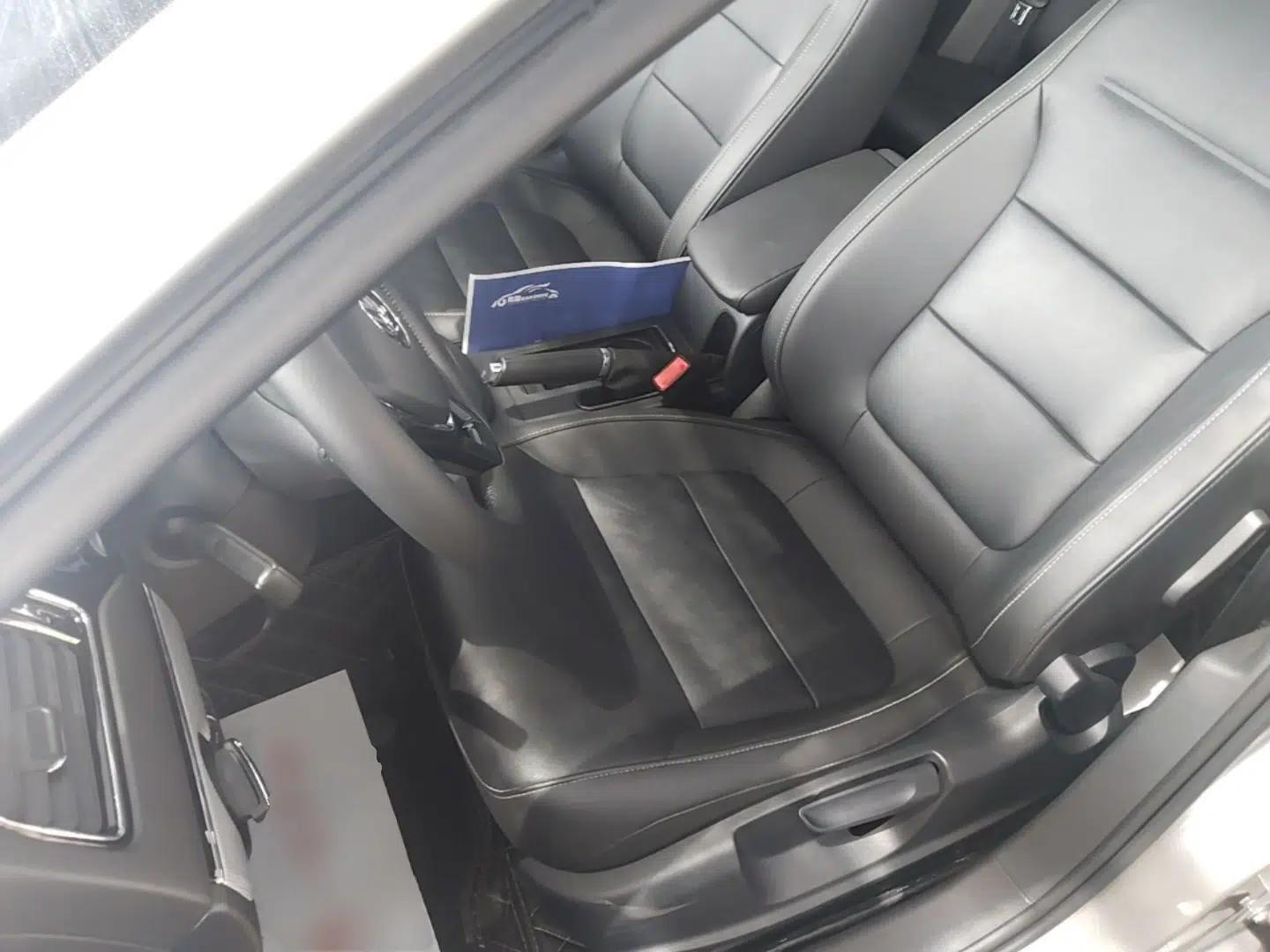 Volkswagen Sagitar 2018 1.6L Automatic Comfort Model — миниатюра 17