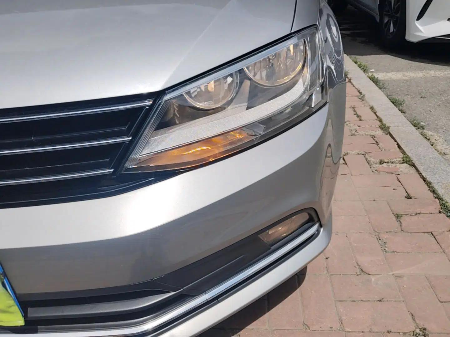 Volkswagen Sagitar 2018 1.6L Automatic Comfort Model — миниатюра 8