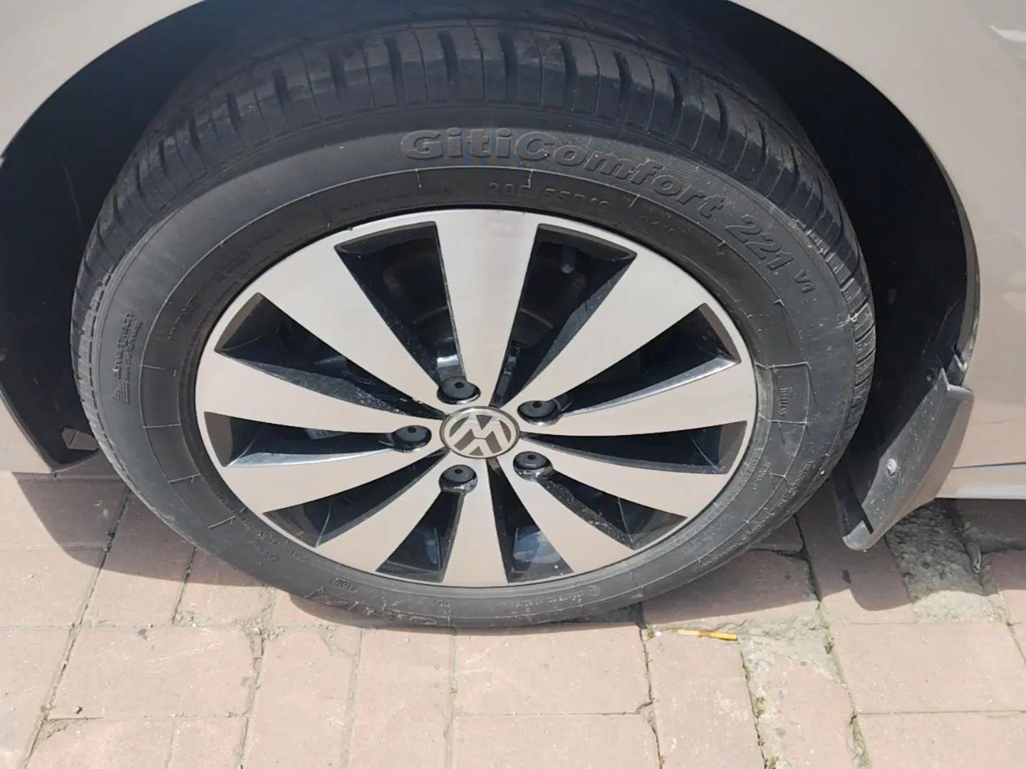 Volkswagen Sagitar 2018 1.6L Automatic Comfort Model — миниатюра 10