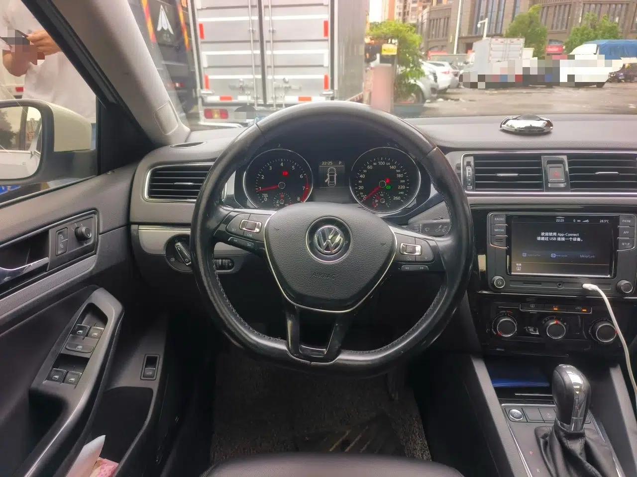 Volkswagen Sagitar 2018 280TSI DSG Ignite Edition — миниатюра 10
