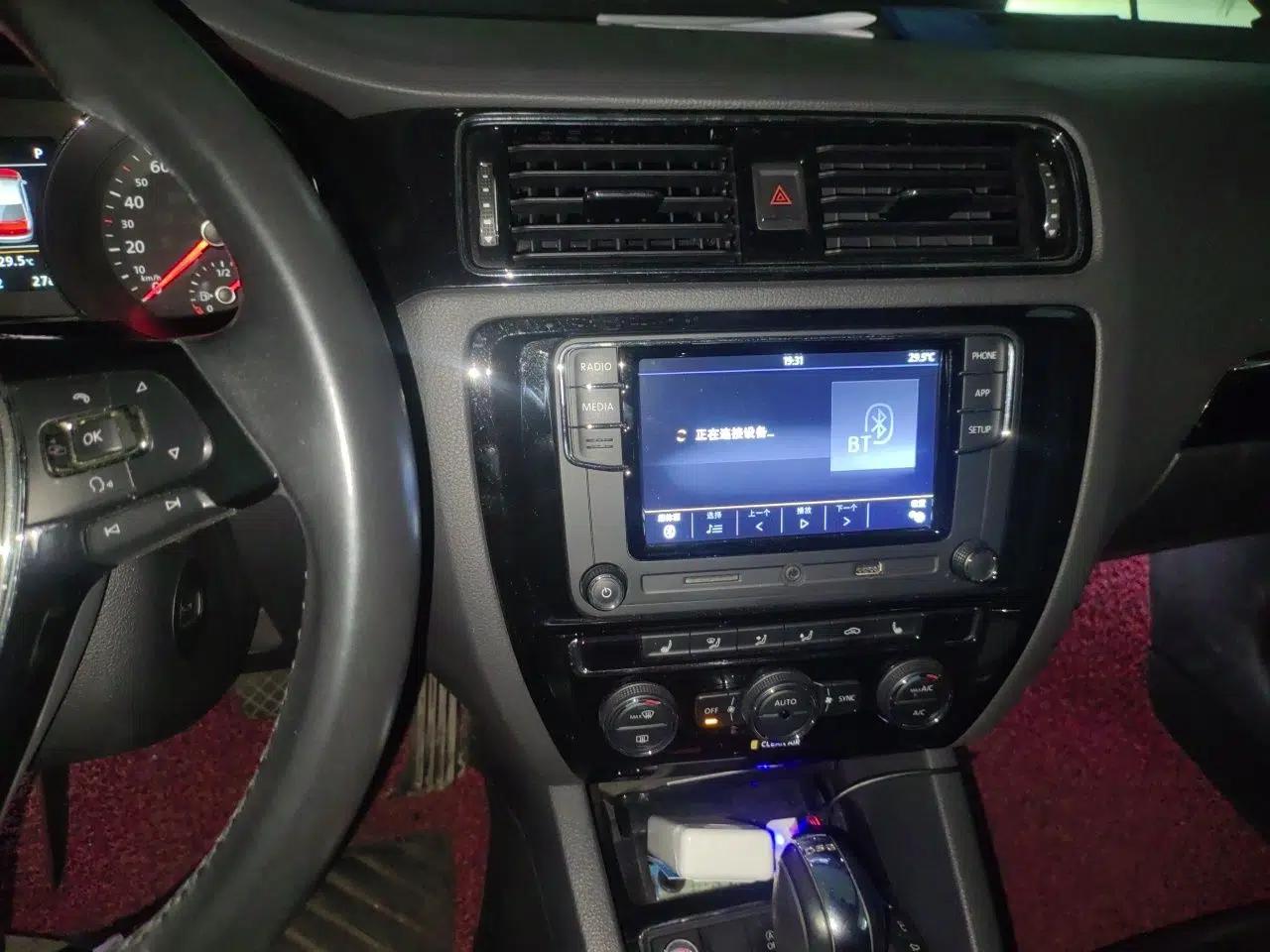 Volkswagen Sagitar 2018 280TSI DSG Luxury Model — миниатюра 13