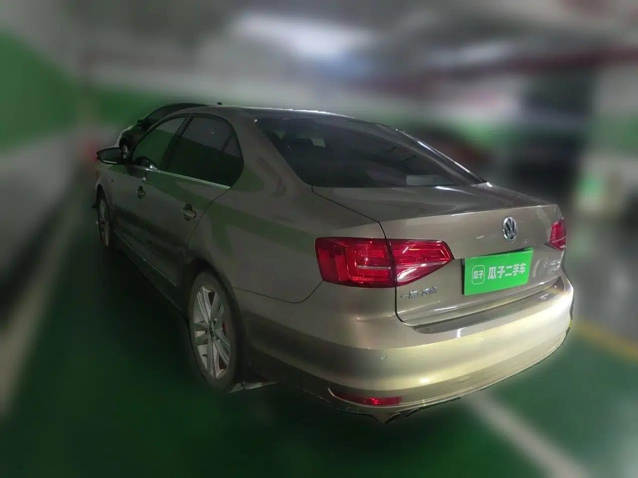 Volkswagen Sagitar 2018 280TSI DSG Luxury Model — миниатюра 4