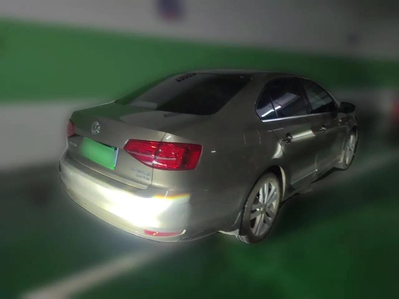Volkswagen Sagitar 2018 280TSI DSG Luxury Model — миниатюра 6