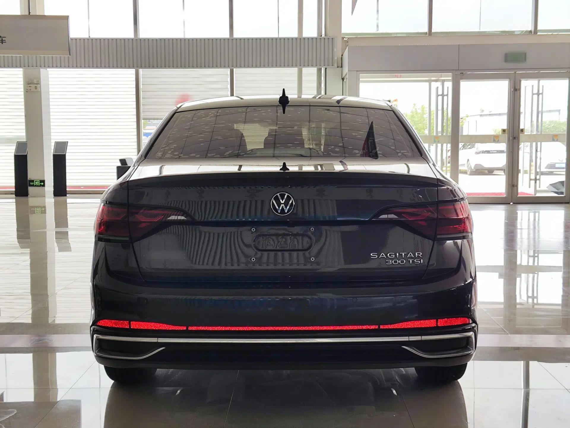 Volkswagen Sagitar 2023 300TSI DSG Excellence Edition — миниатюра 5