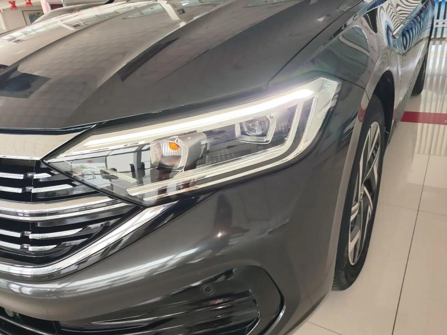 Volkswagen Sagitar 2023 300TSI DSG Excellence Edition — миниатюра 8