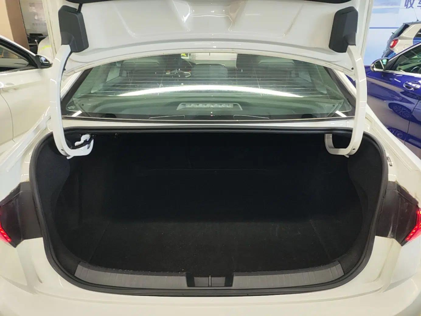 Volkswagen Sagitar 2024 200TSI DSG Flyover Edition — миниатюра 22