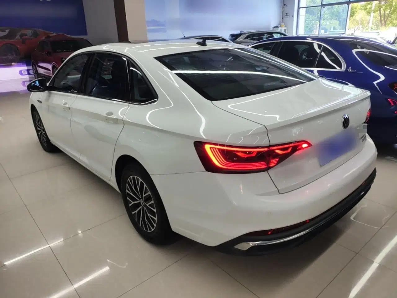 Volkswagen Sagitar 2024 200TSI DSG Flyover Edition — миниатюра 4